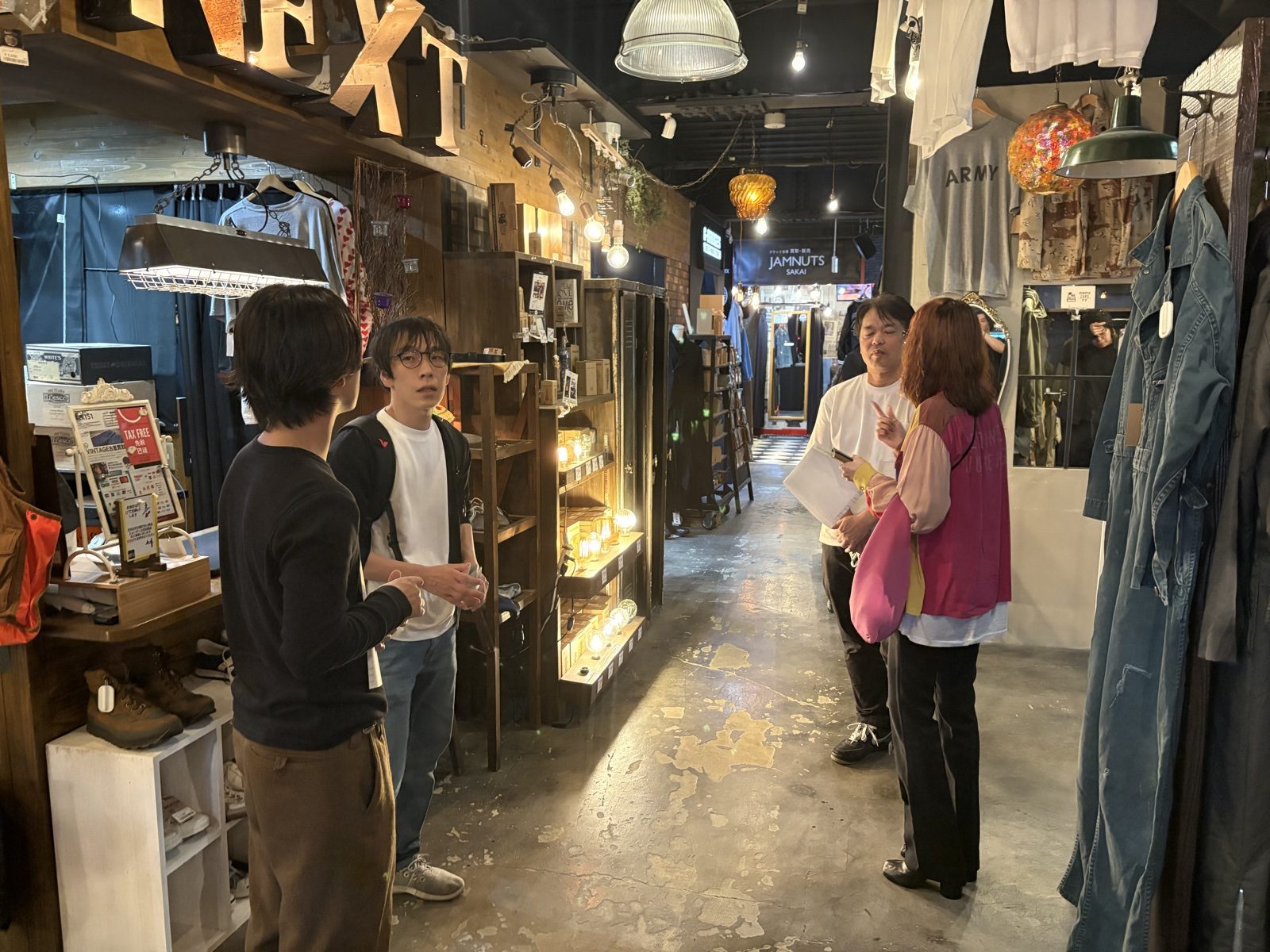 関西コミュニティ第1回・店内見学の様子